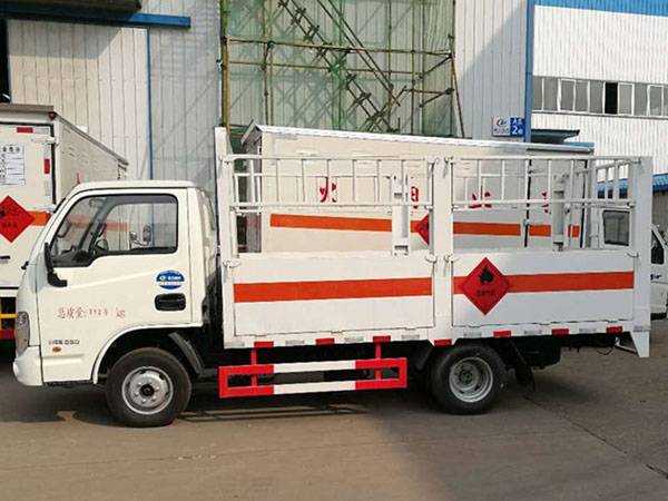 躍進(jìn)3.3米汽油（藍(lán)牌）氣瓶車(chē)