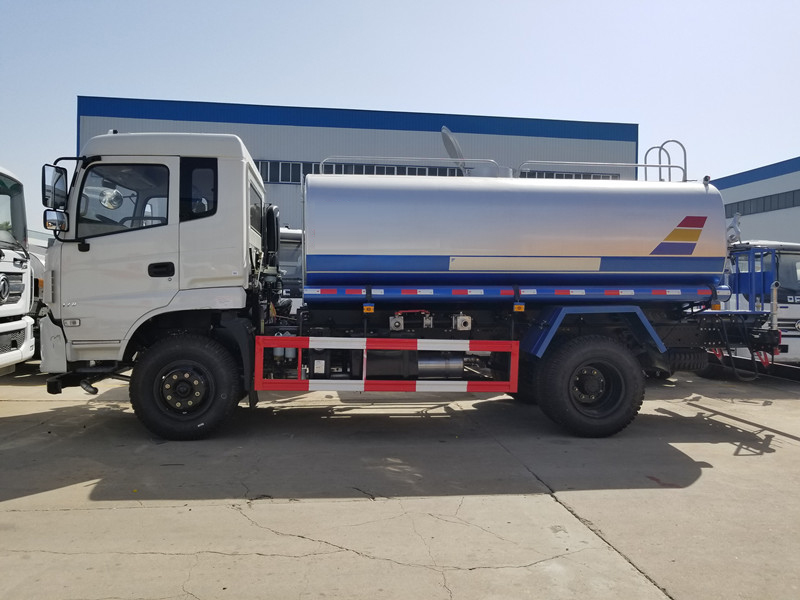 東風(fēng)神宇15噸灑水車(chē)