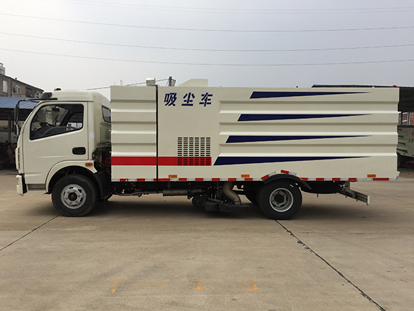 國(guó)五東風(fēng)大多利卡吸塵車