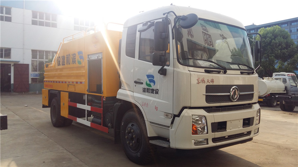 東風(fēng)天錦清洗吸污車