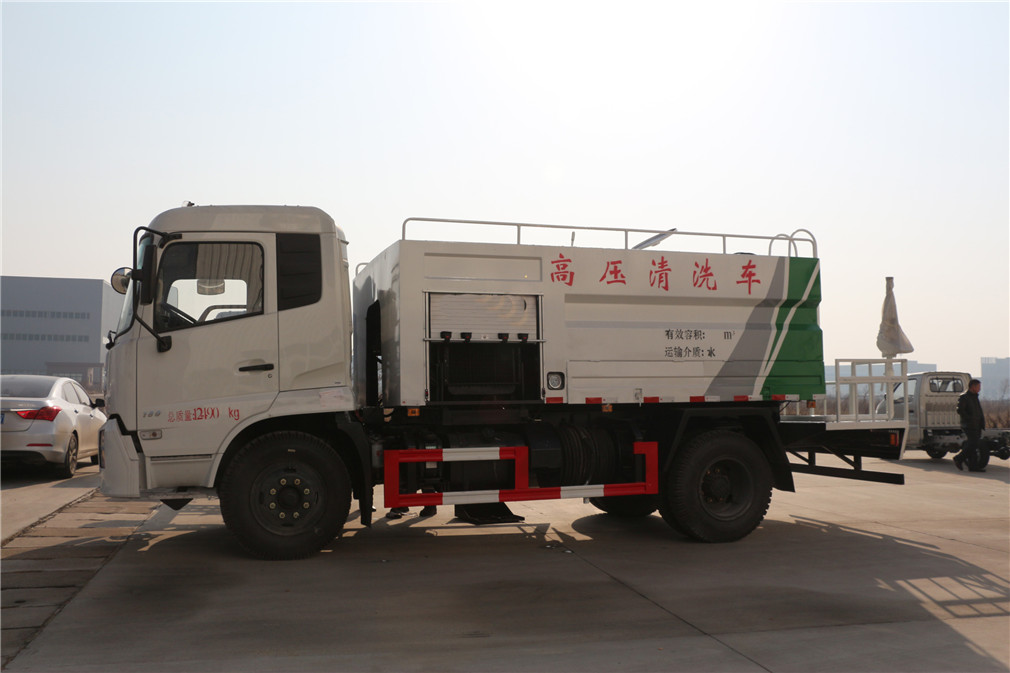 東風(fēng)天錦清洗吸污車