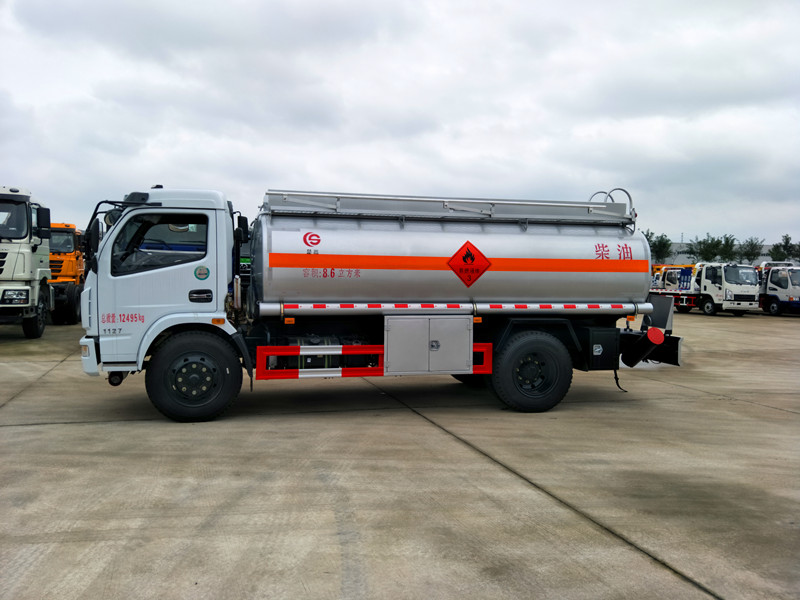 東風(fēng)8噸油罐車(chē)