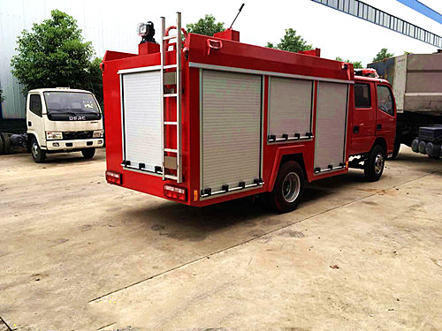 2噸東風(fēng)多利卡水罐消防車(chē)