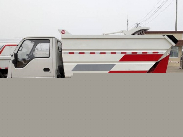 	躍進(jìn)S70國(guó)六4方無(wú)泄漏自裝（后掛桶）卸式垃圾車