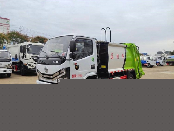 東風(fēng)小多利卡國(guó)六4方藍(lán)牌壓縮式垃圾車