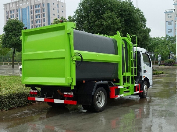 東風多利卡國六8方側(cè)裝壓縮垃圾車