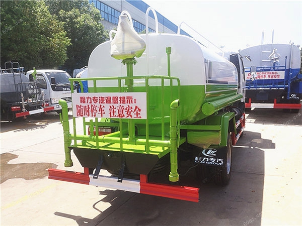東風(fēng)多利卡5噸灑水車(chē)_國(guó)六3-6噸灑水車(chē)